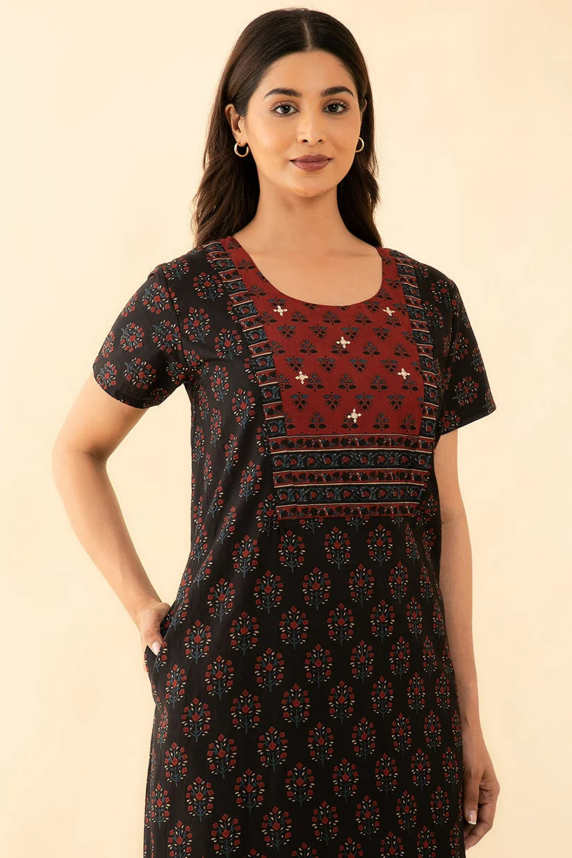 All Over Mughal Floral Print With Foil Mirror Embellishment Nighty - Black