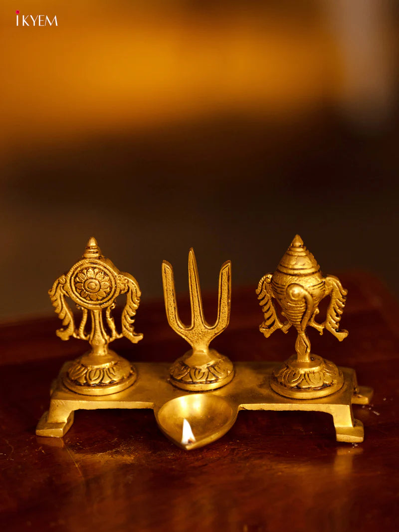 Brass Naam Shank Chakra Stand With Diya - KK26175