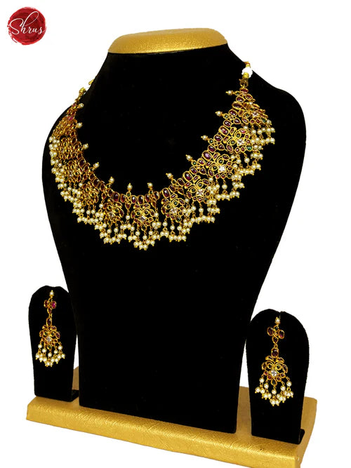 NECK PIECE & EARRINGS