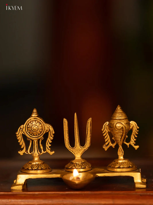 Brass Naam Shank Chakra Stand With Diya - KK26175